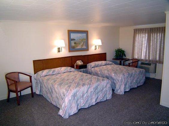 Hyannis Holiday Motel Номер фото
