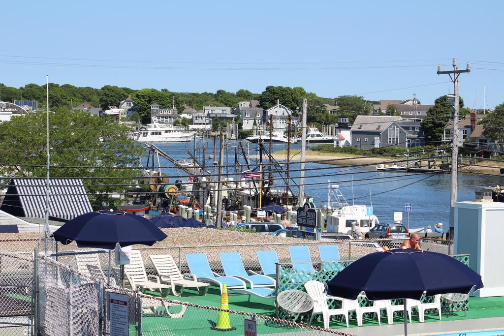 Hyannis Holiday Motel Экстерьер фото