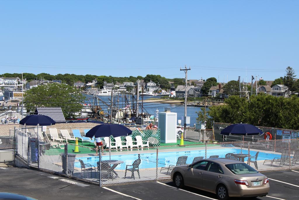 Hyannis Holiday Motel Экстерьер фото