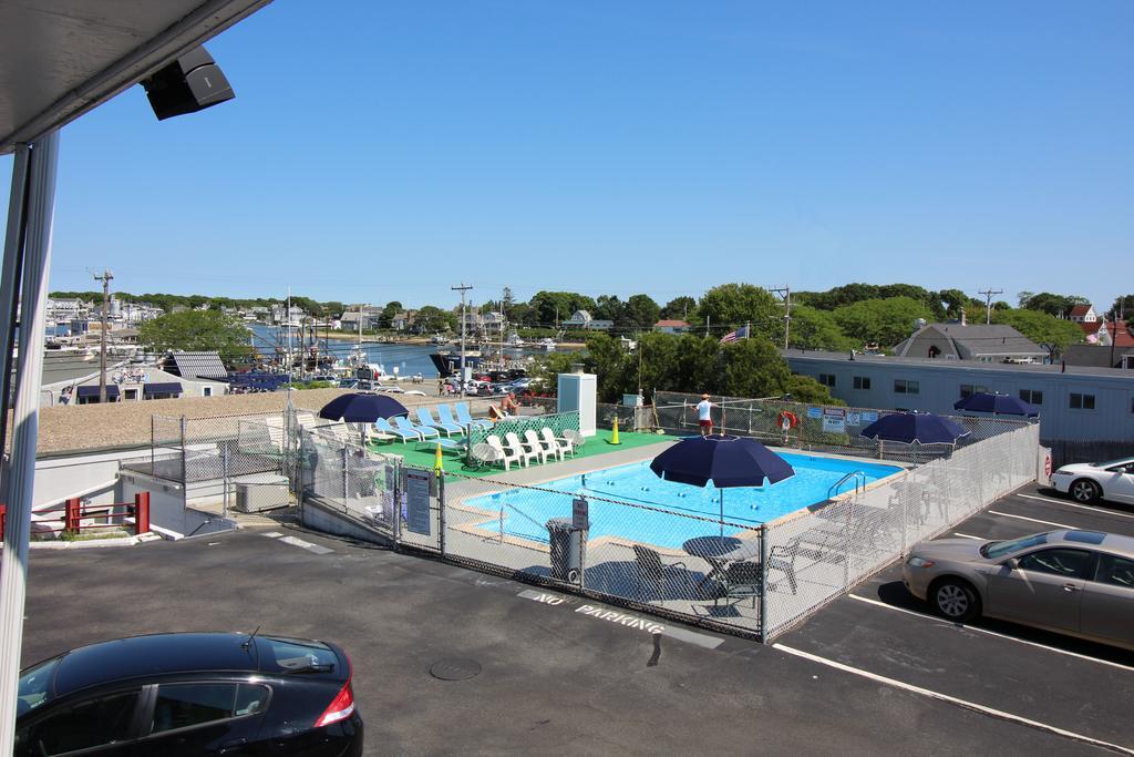 Hyannis Holiday Motel Экстерьер фото