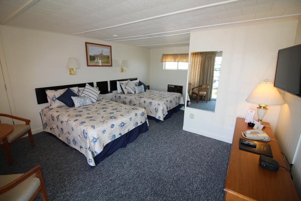 Hyannis Holiday Motel Экстерьер фото