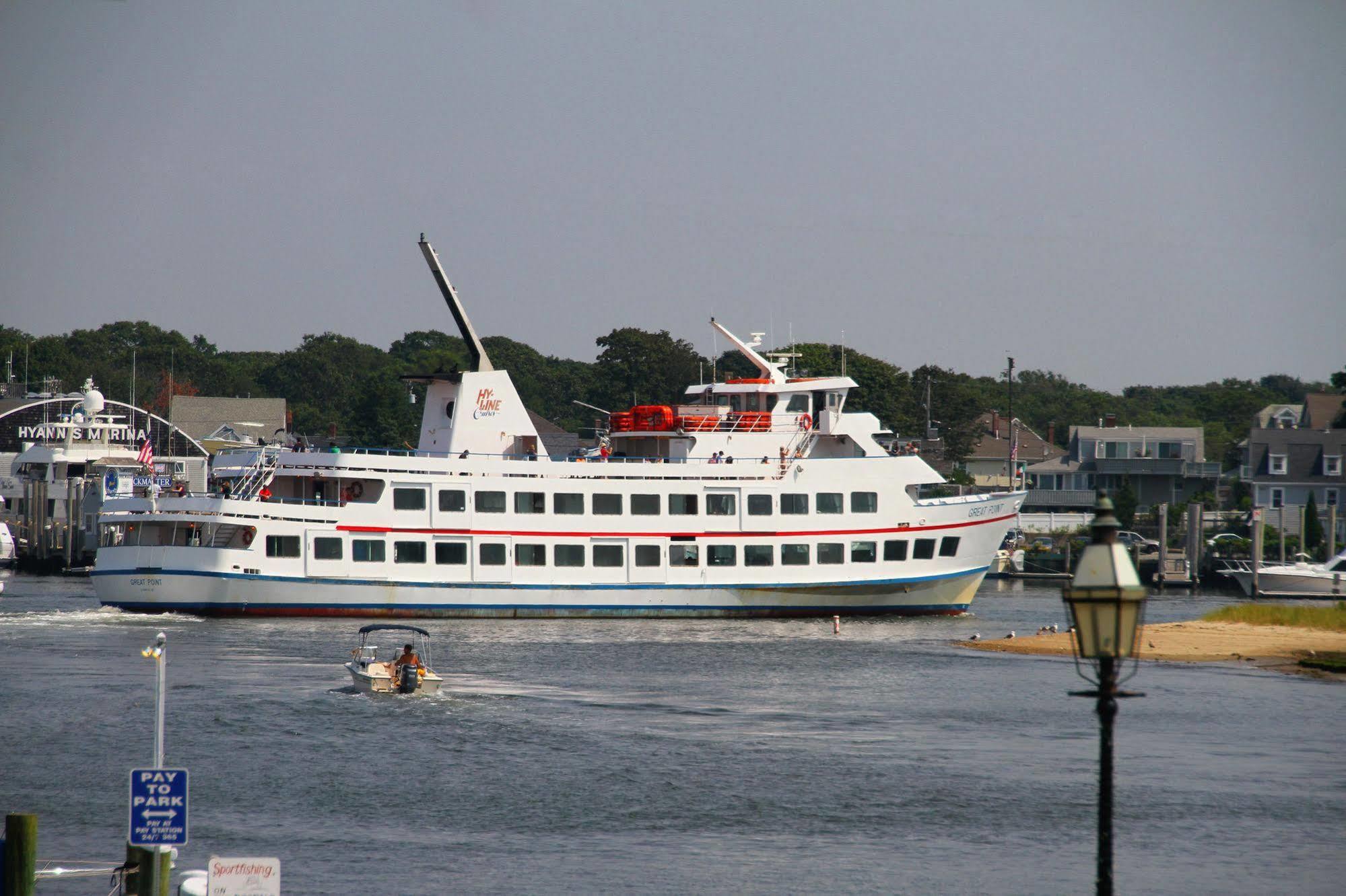 Hyannis Holiday Motel Экстерьер фото