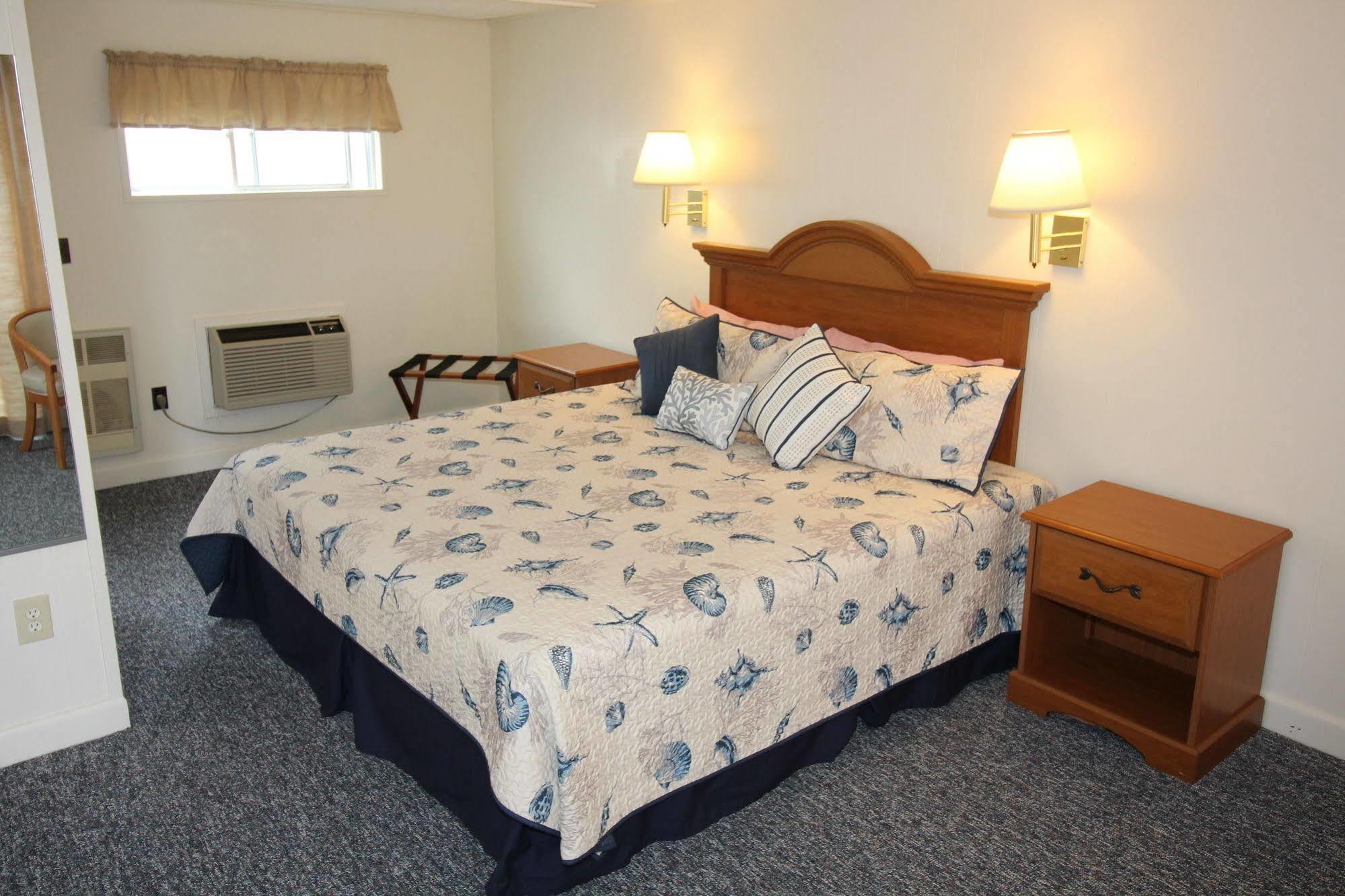 Hyannis Holiday Motel Экстерьер фото
