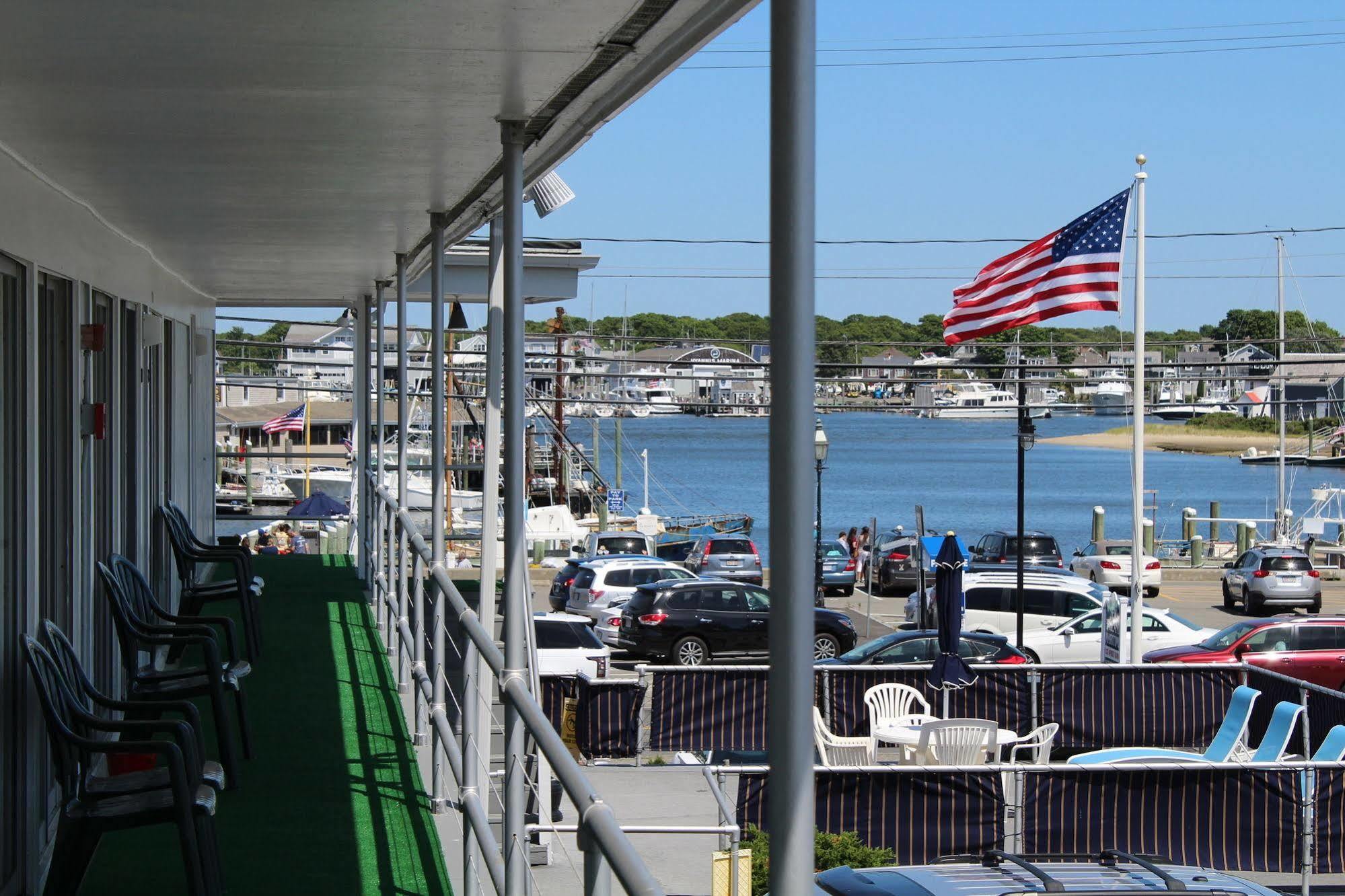 Hyannis Holiday Motel Экстерьер фото